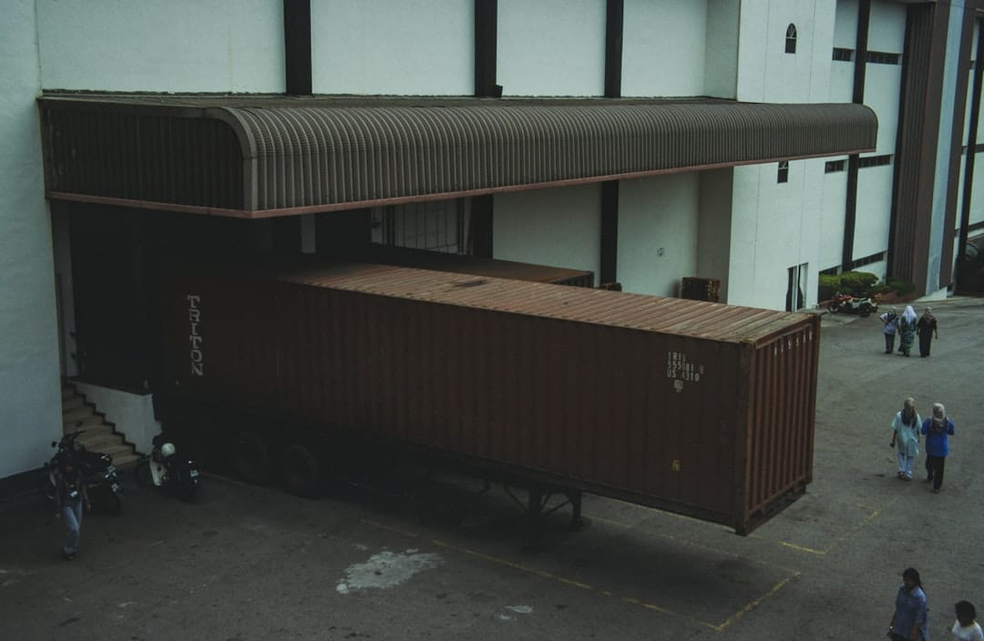 Photo Truck Loading Gantry